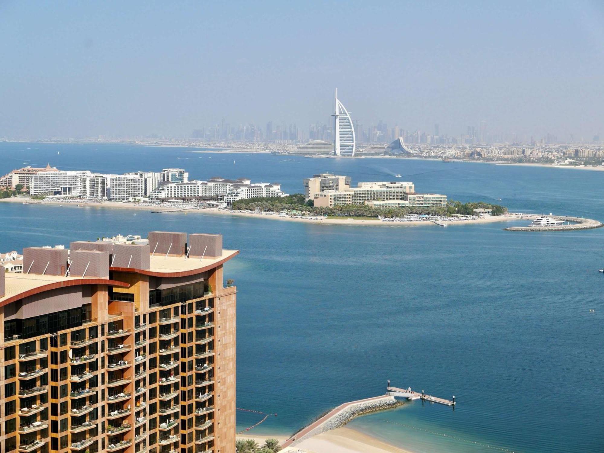 Apartment Bird's-eye View Palmtower *