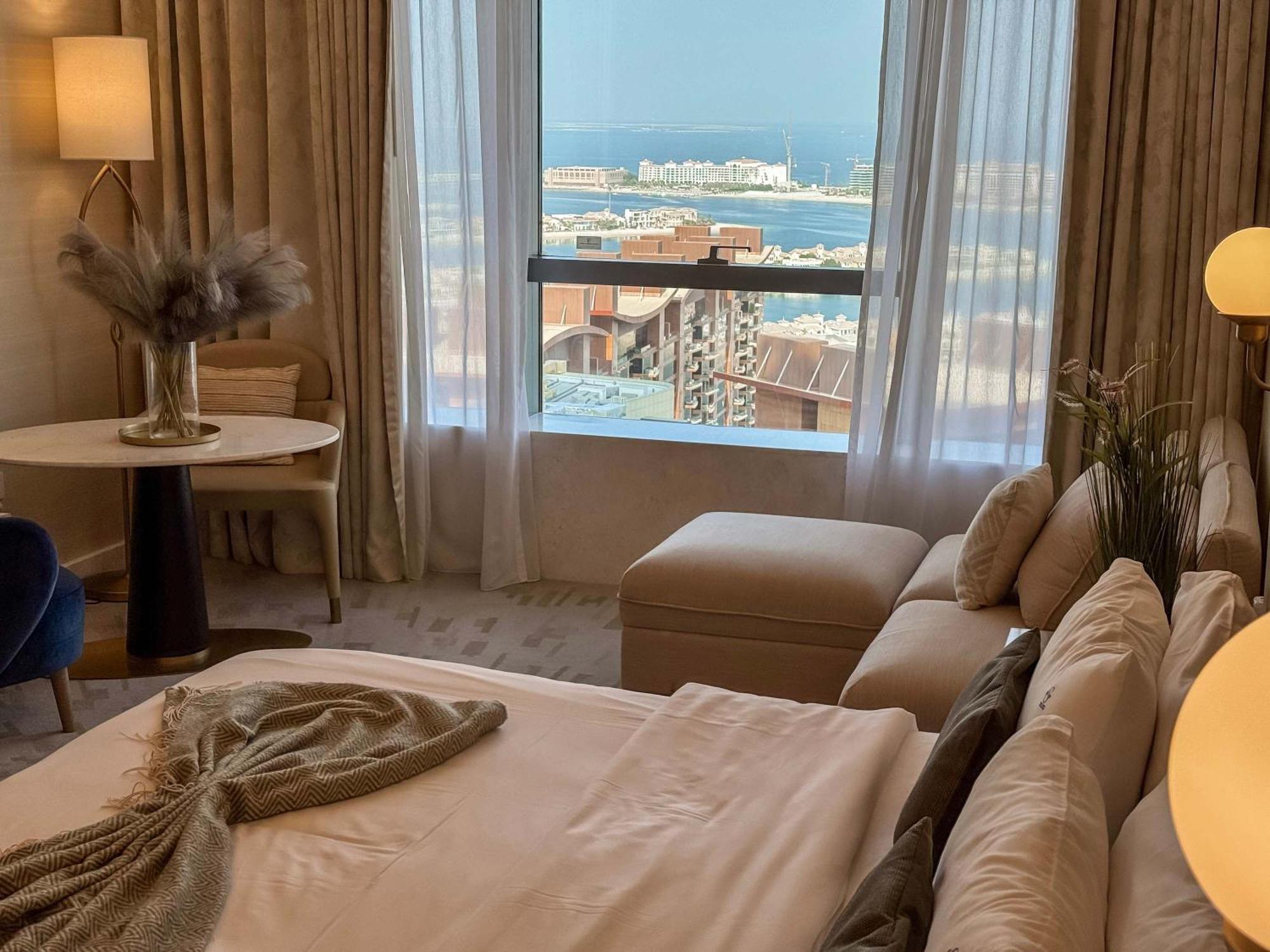 Bird's-eye View Palmtower Apartment Dubai