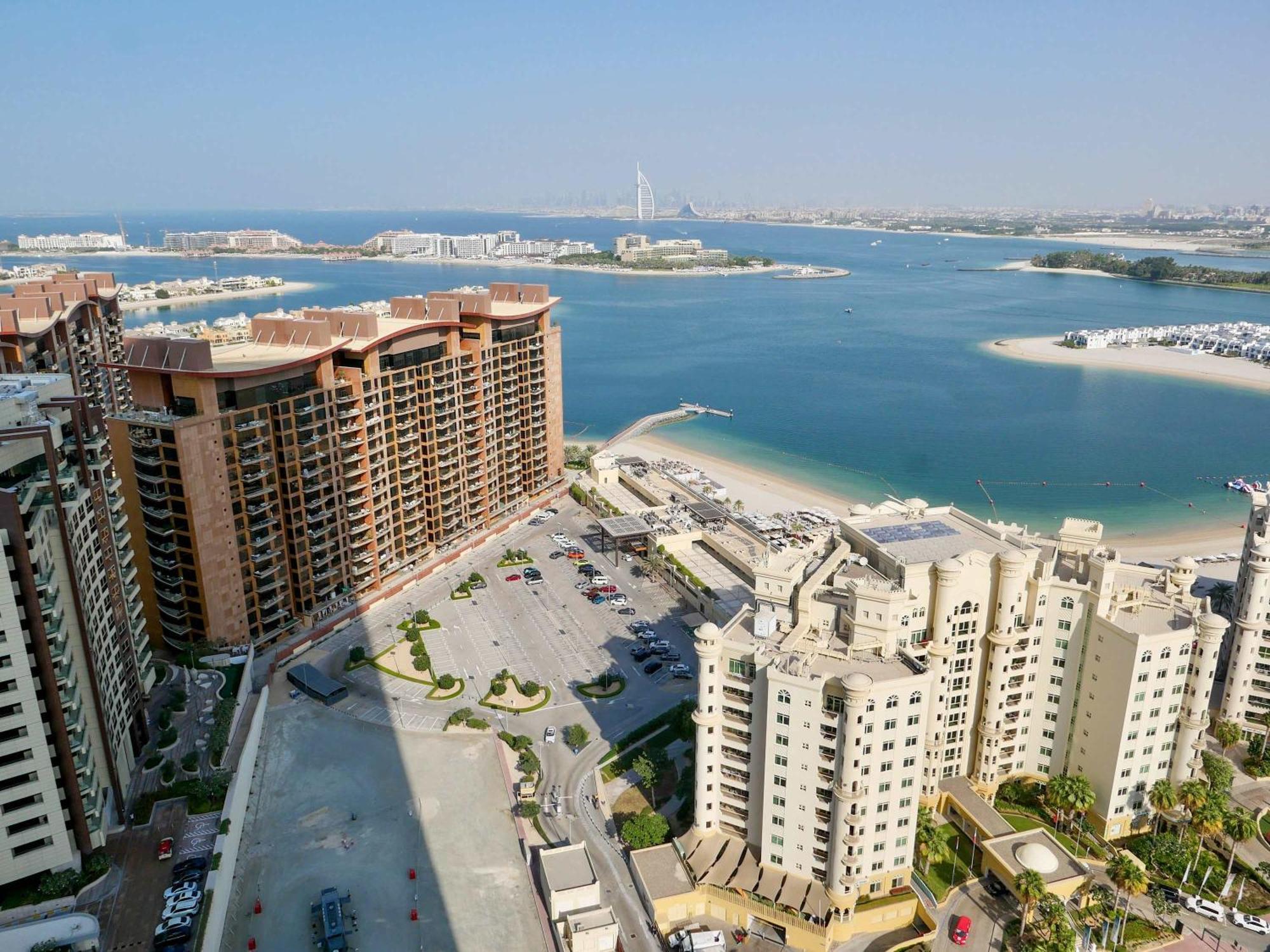 Bird's-eye View Palmtower