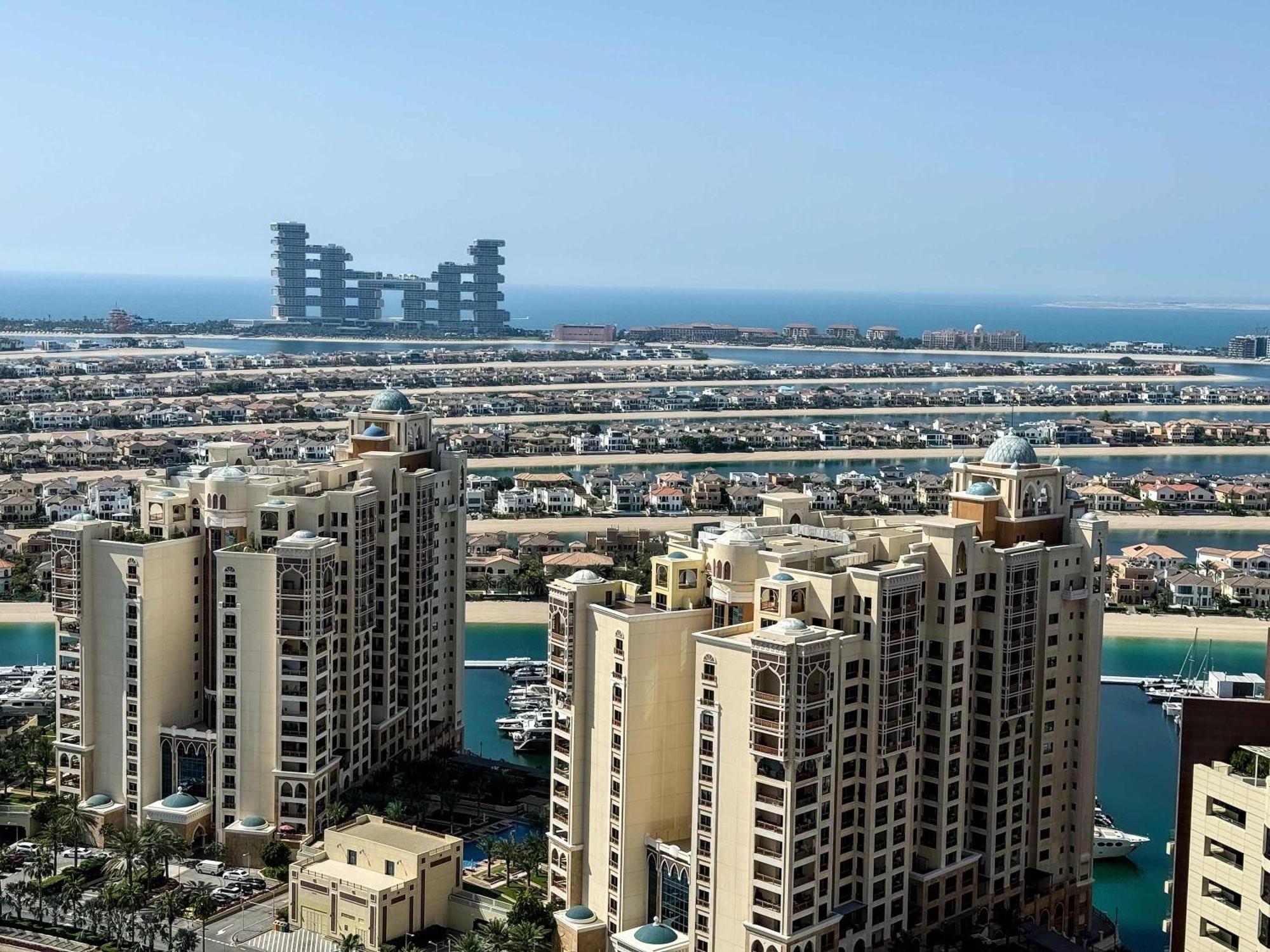 Apartment Bird's-eye View Palmtower Dubai